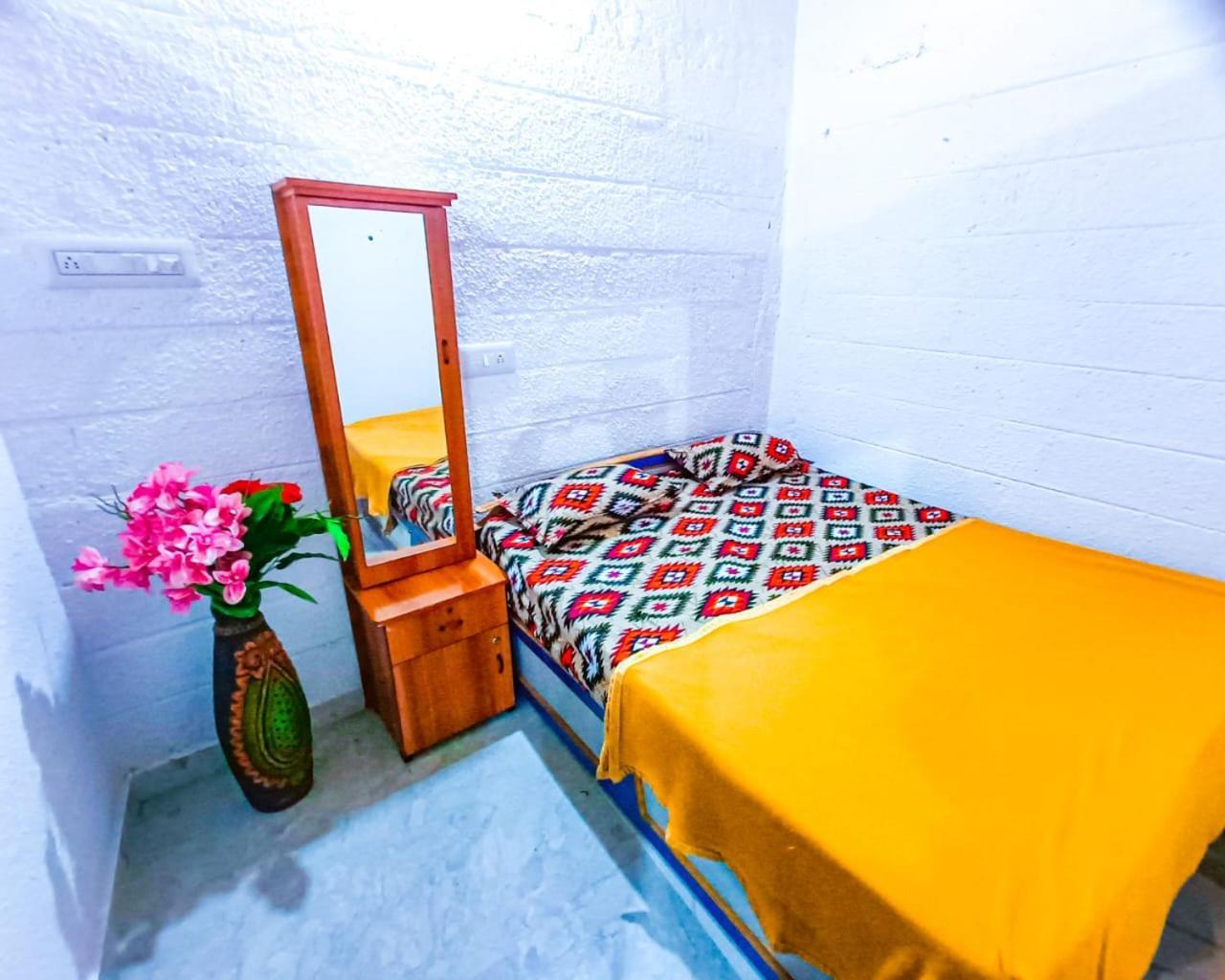 Sahara Family Homestay Mysore Luaran gambar
